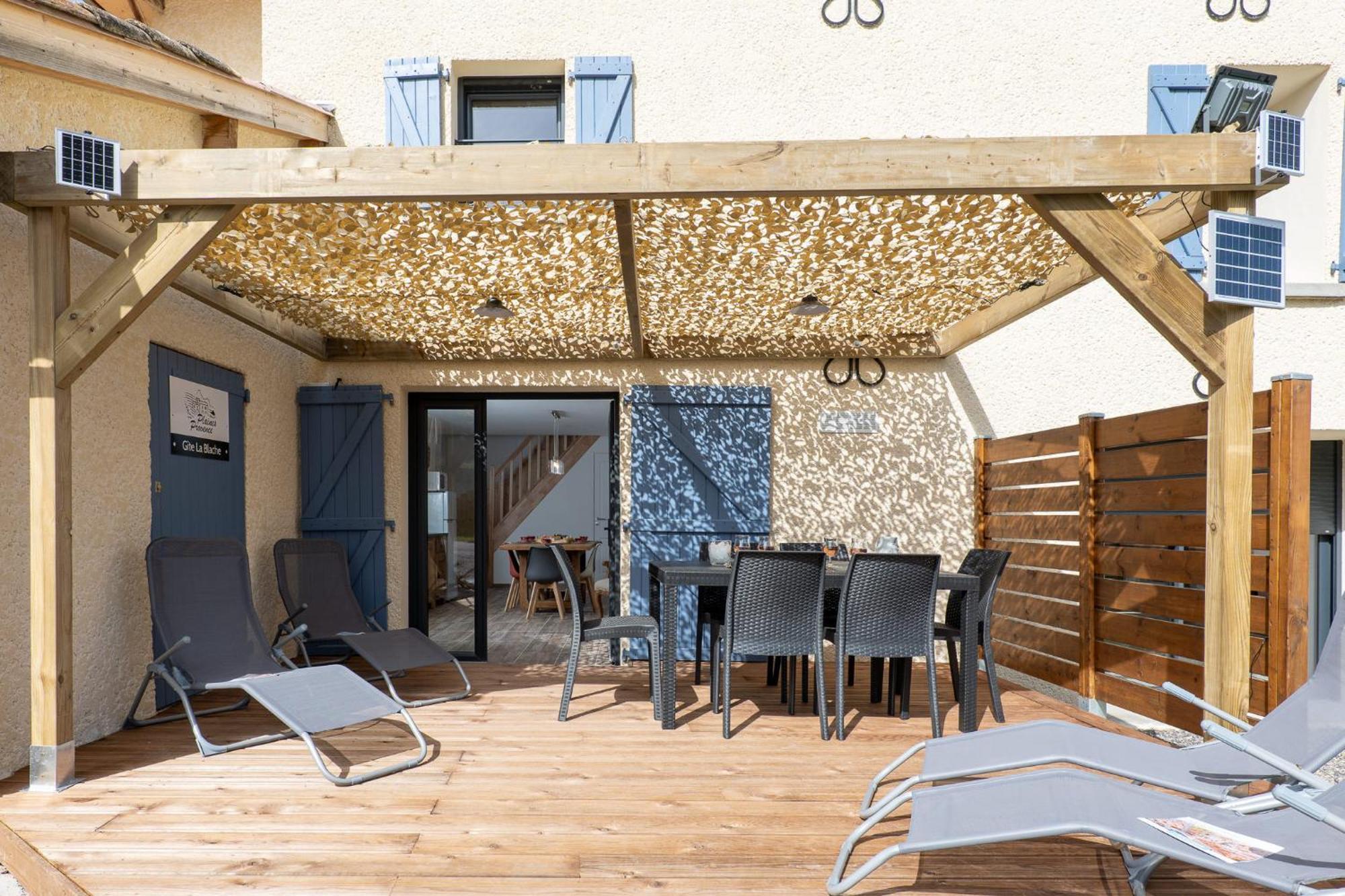 Plaines-Provence Spa&Sauna Дин Ле Бен Екстериор снимка