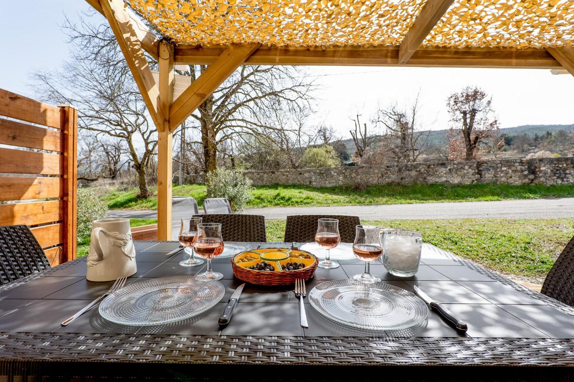 Plaines-Provence Spa&Sauna Дин Ле Бен Екстериор снимка